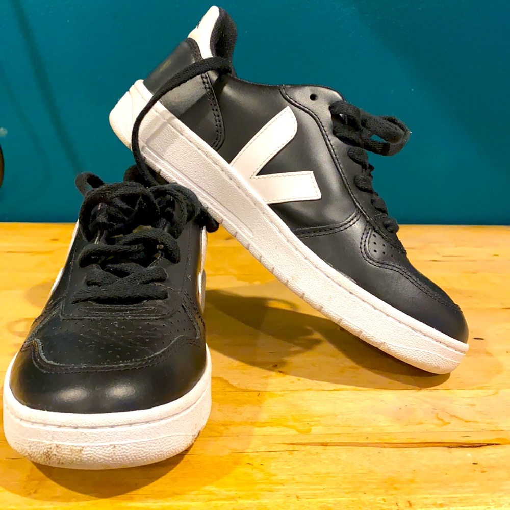 Vieja black/white sz 37 us sz 6